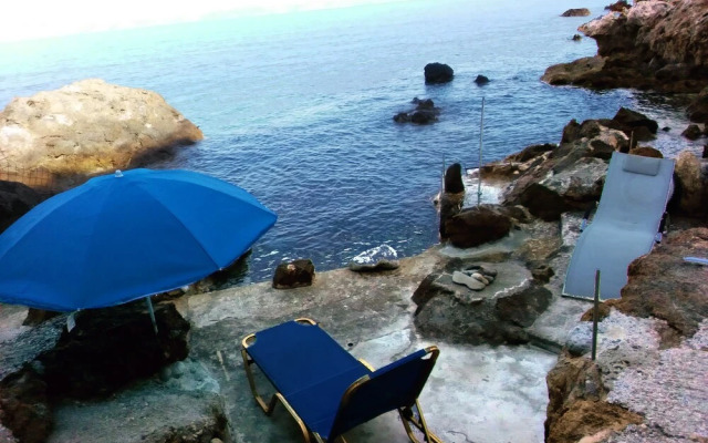 Apartment Over the sea Private Place to Swim