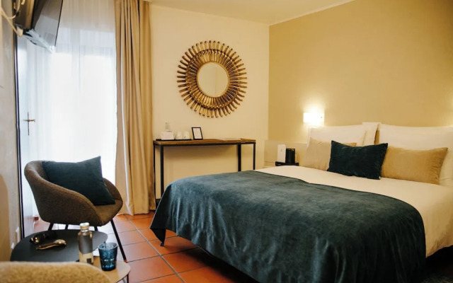 Vista Lakefront Boutique Hotel