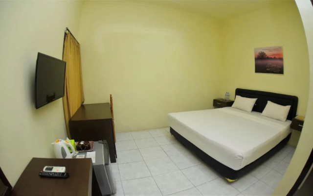 Mahkota Hotel Genteng