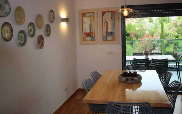 Kate´s place by Lagos Marina