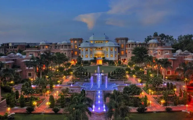 Orient Taj Hotel &Resort