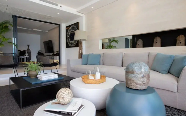 Solaris 3-bedroom Beachfront Villa in Koh Samui