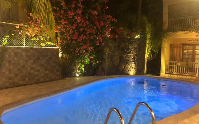 PAILLE EN QUEUE with HEATED POOL PISCINE CHAUFFEE
