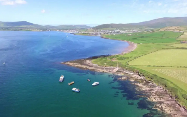 House 3 Dingle Manor Remarkable 3-bed House