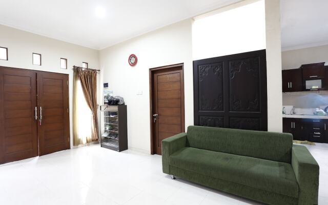 RedDoorz @ Jalan Damai