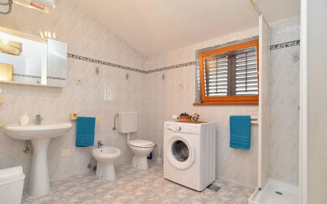 Apartment 1629