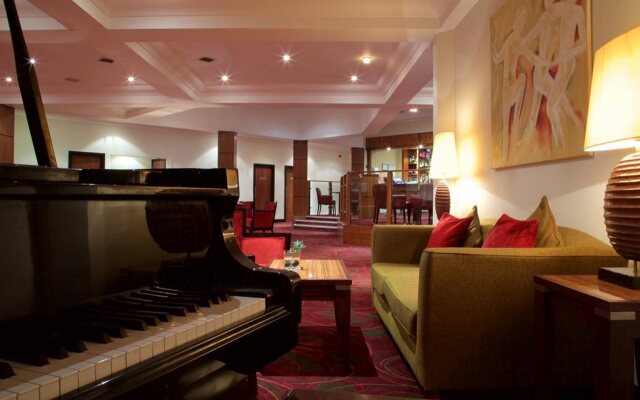 Riverside Lodge Hotel