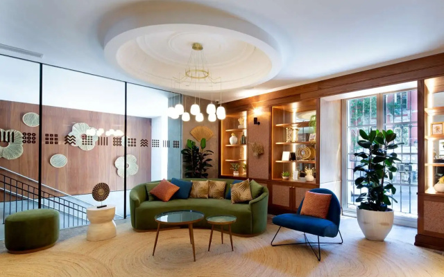 Atocha  Madrid, Tapestry Collection by Hilton