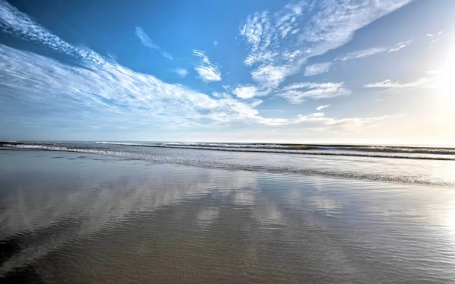 Oceanfront Daytona Beach Studio w/ Balcony!