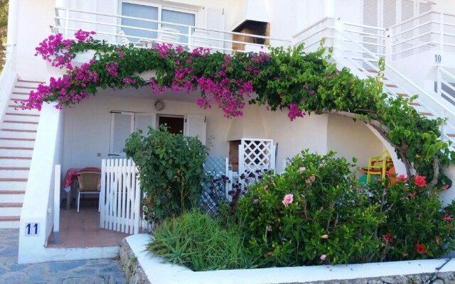 Apartment with 2 Bedrooms in Port D'Addaia, with Shared Pool, Enclosed Garden And Wifi