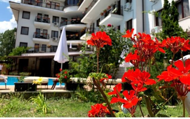 Meta Beach Budjet Hotel