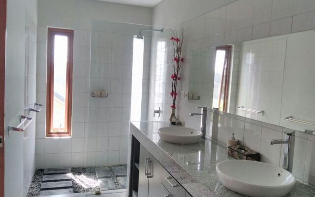 Sunshoot Villa Sandat