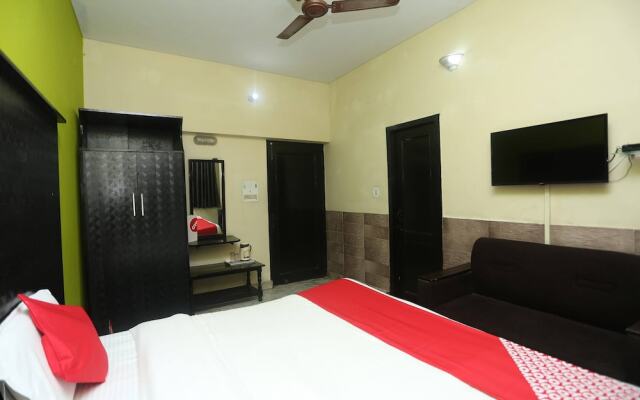 Capital O 15091 Gaurav Boarding House