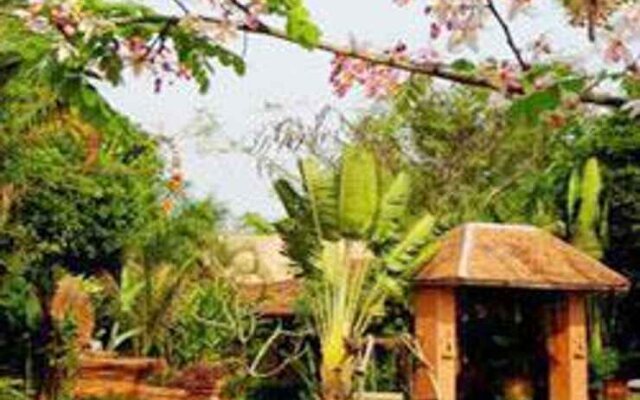 Maethaneedol Khao kor Resort