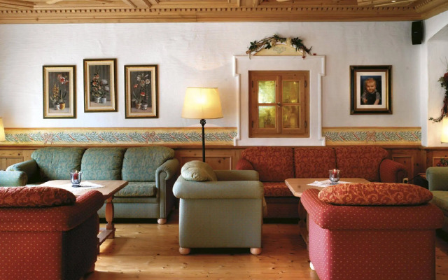 Hotel Alpendorf