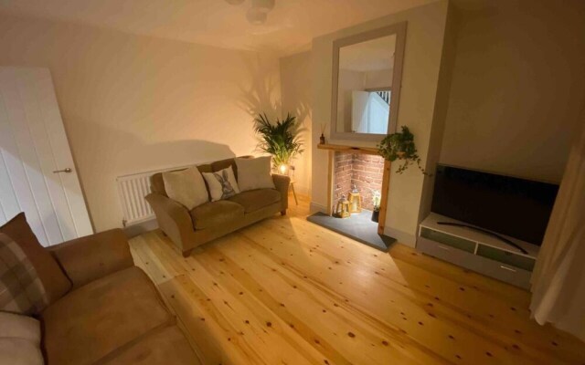 New Modern & Spacious Snowdonia Home - Sleeps 7