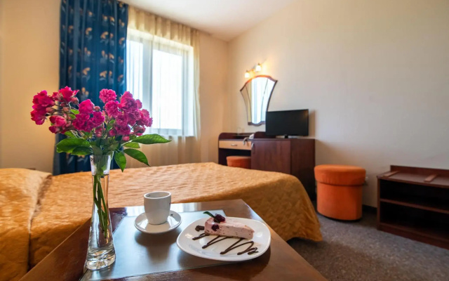 Adamo Hotel