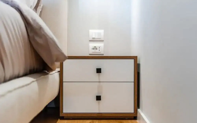 Villa Serenity Luxury Lakeside Manor