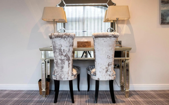 Peak Edge Hotel