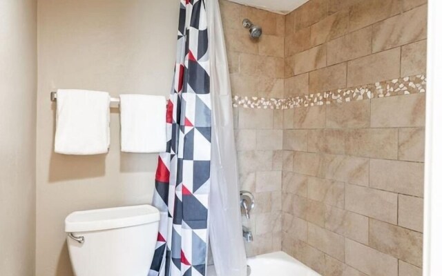 Breakaway West Convenient Condo Near Vail Village by RedAwning