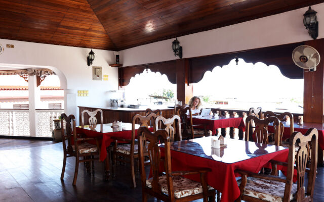 Tausi Palace Hotel