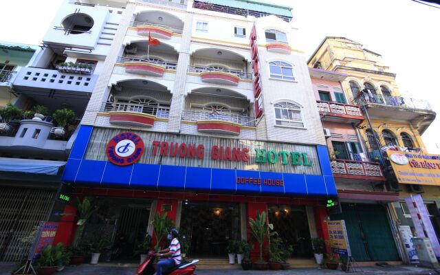 Truong Giang Hotel