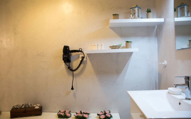 L' apartment blanc dans le centre de Glyfada