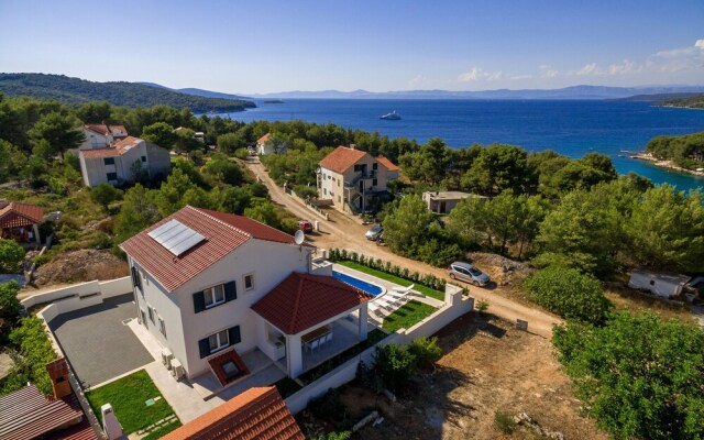 Villa Makarac