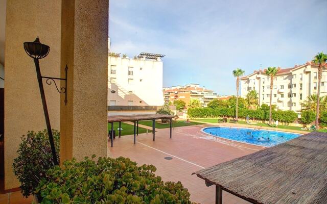 Duplex White Can Pei