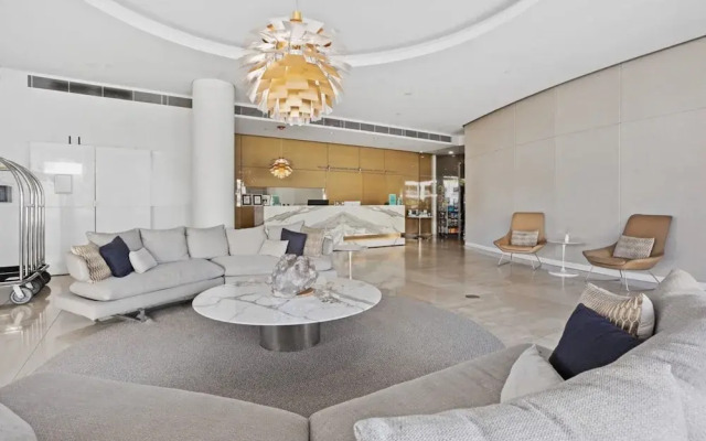 Luxury Beachfront Stay in Kirra