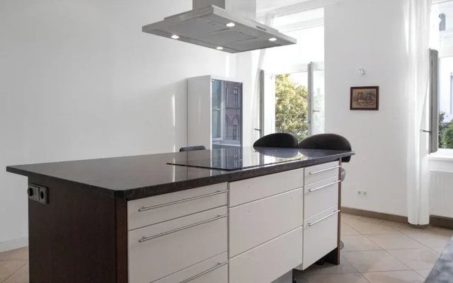 Perfect 7BR Stay Near Hauptbahnhof