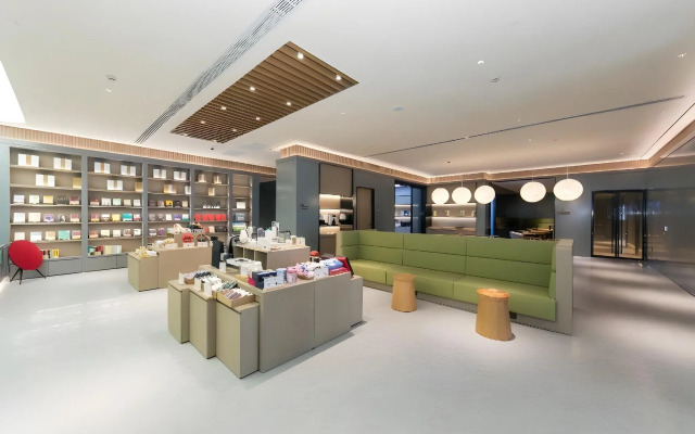 Ji Hotel (The Bund Shanghai, East Jinling Road)