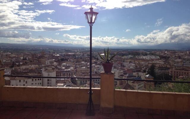 Carmen en el Albaicín con Jardin y Vistas