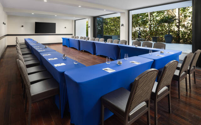 Tideline Palm Beach Ocean Resort and Spa