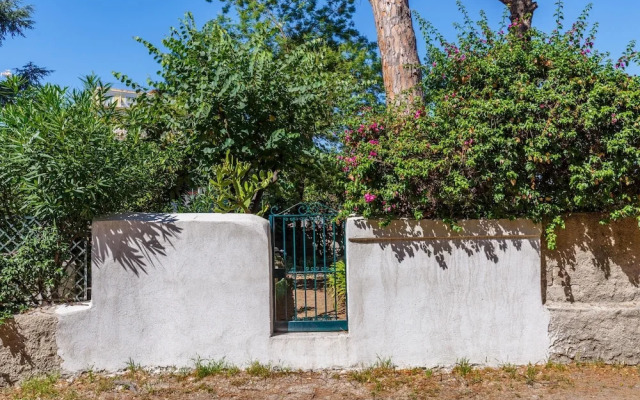 Quite Shelter in Naples