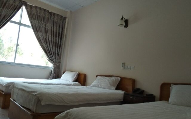 Man Thi Tar Hotel