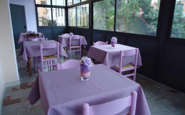 Hotel Dora