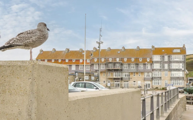 West Bay Holiday Home