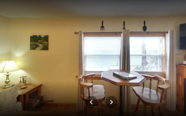 Dewar's Inn on the River