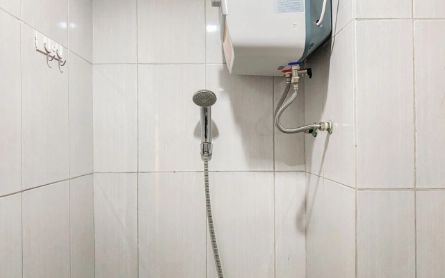 Simply Look Studio Monroe Tower Apartment – Bathroom – Cikarang