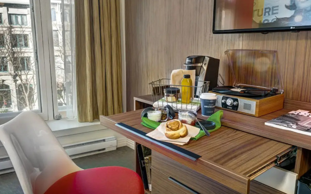 Hotel Uville Montreal