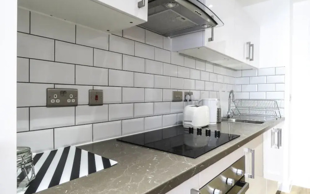 Tudors eSuites Birmingham Canalside Apartments