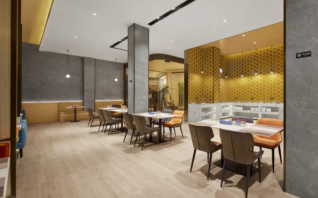 Funyard Select Hotel (Guangzhou Baiyun Airport Renhe Subway Station)