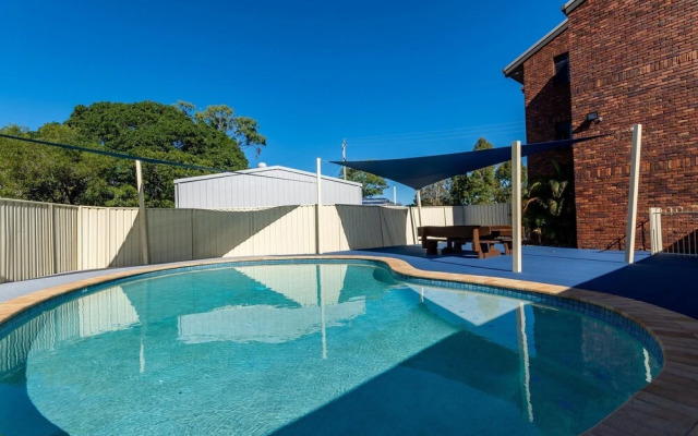 Waterviews,Pool, Wifi its all here !- Welsby Pde, Bongaree