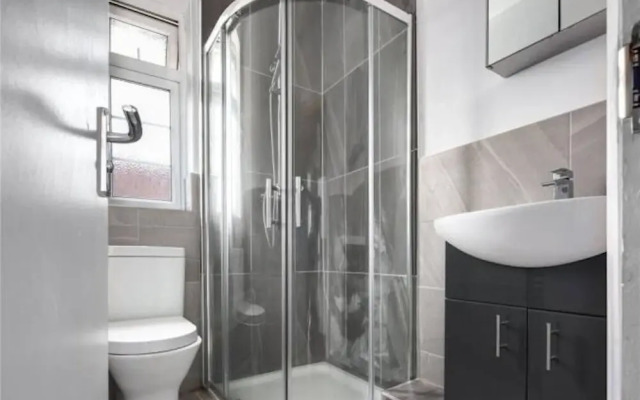 Limehouse Townhomes-4 Bedrooms,3 Bathrooms,garden