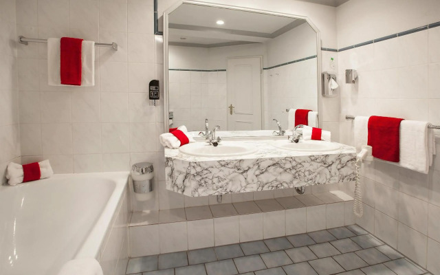INA Hotel Royal