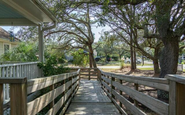 Windy Pointe by Oak Island Accommodations