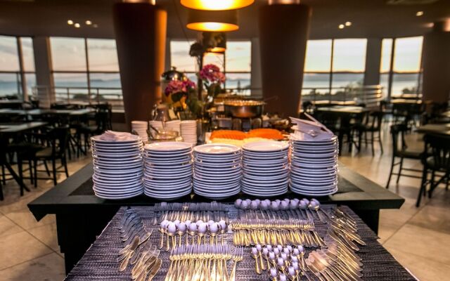 Favorita Golden Hotel e Eventos