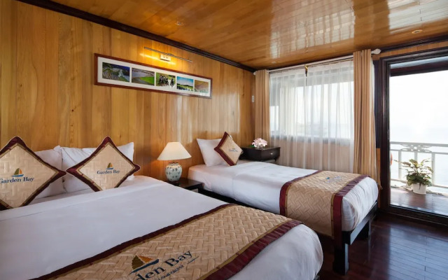 Garden Bay Luxury Cruise