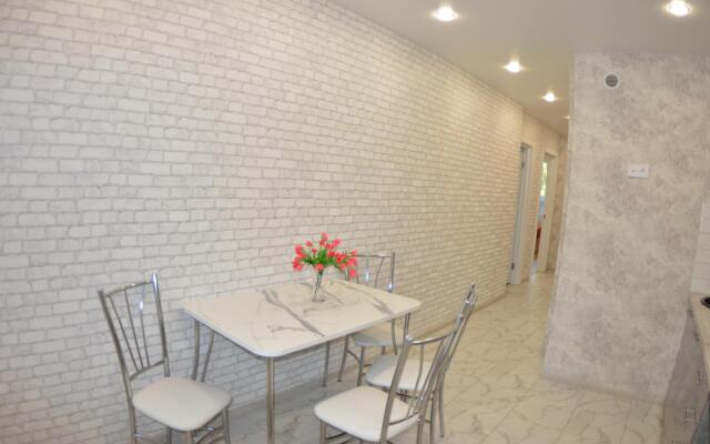 Апартаменты на улице Верхняя Дуброва 42